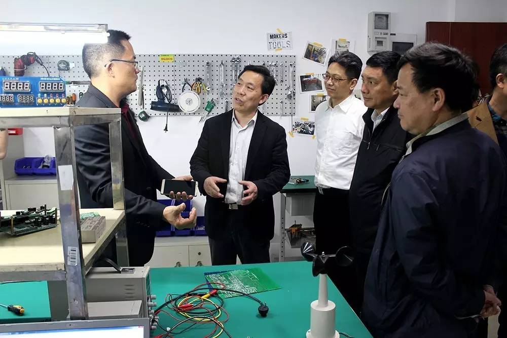 省政協(xié)副主席、科技廳廳長郭躍進蒞臨微特調(diào)研