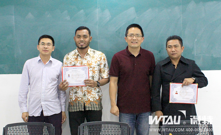 稀罕事兒，外國人來微特學(xué)技術(shù)！